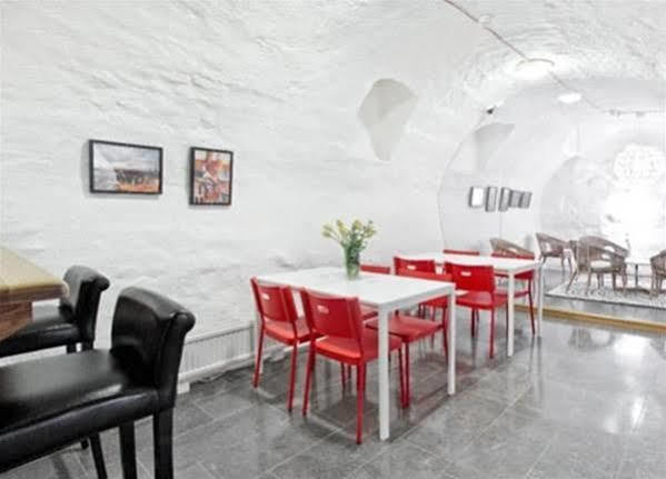 Hostel Ramilton Old Town *